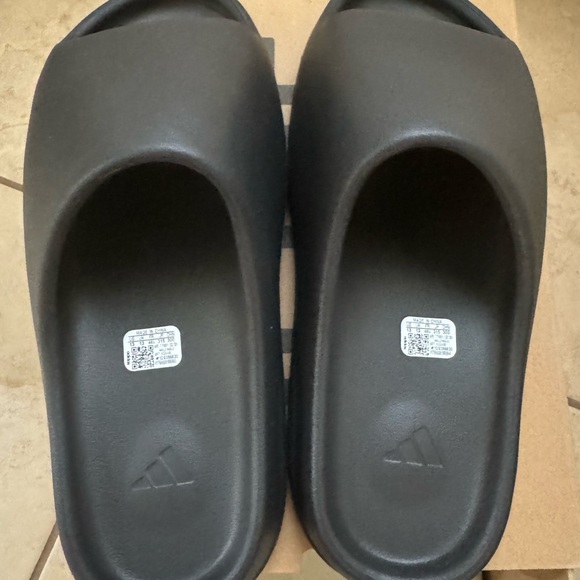 Yeezy slide Onyx New sz 13 - Picture 2 of 8